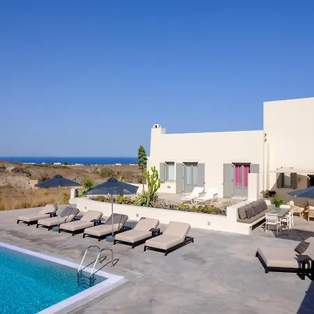 Of Lilies Villa *