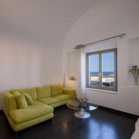 Of Lilies Villa