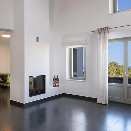 Villa Of Lilies Fira (Santorini)