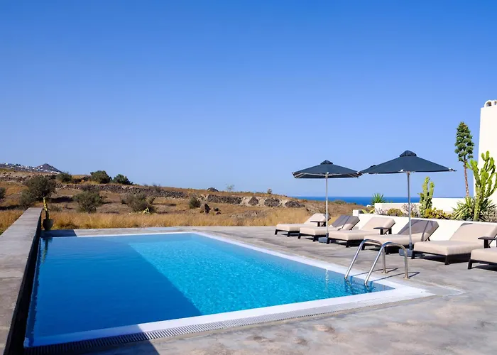 Of Lilies * Fira (Santorini)