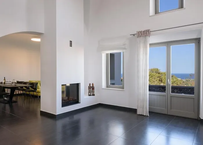 Villa Of Lilies Fira (Santorini)