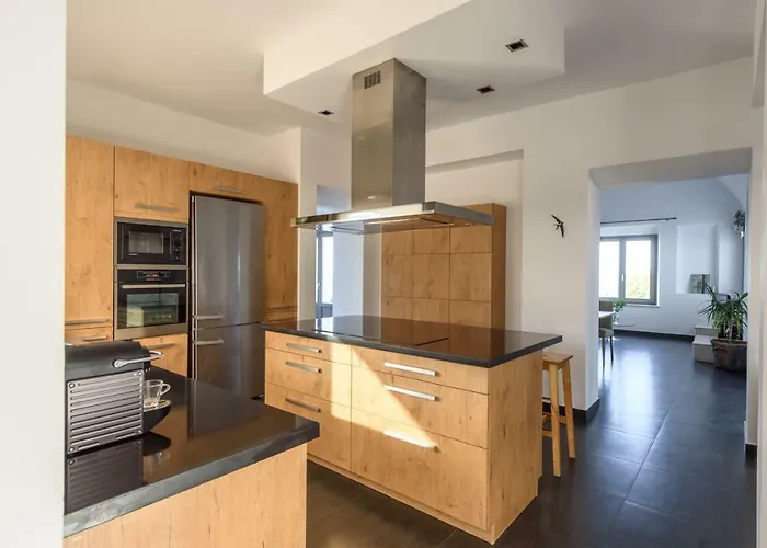 Of Lilies Villa Fira (Santorini)