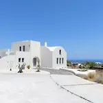 Of Lilies Villa